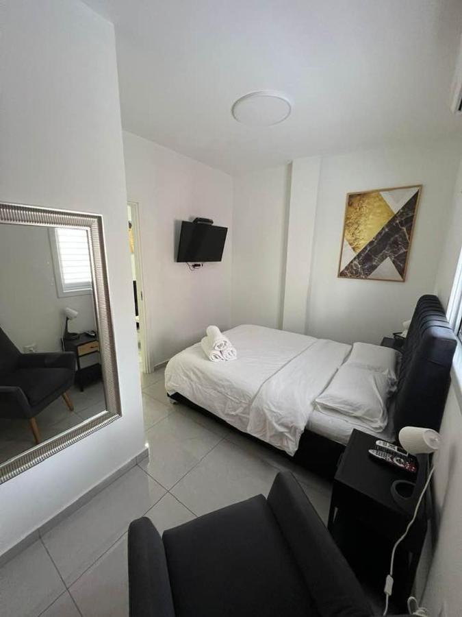 Apartments4you Maya Bat Yam Bagian luar foto