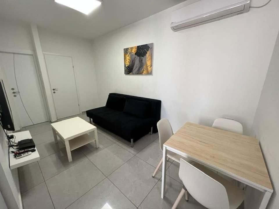Apartments4you Maya Bat Yam Bagian luar foto