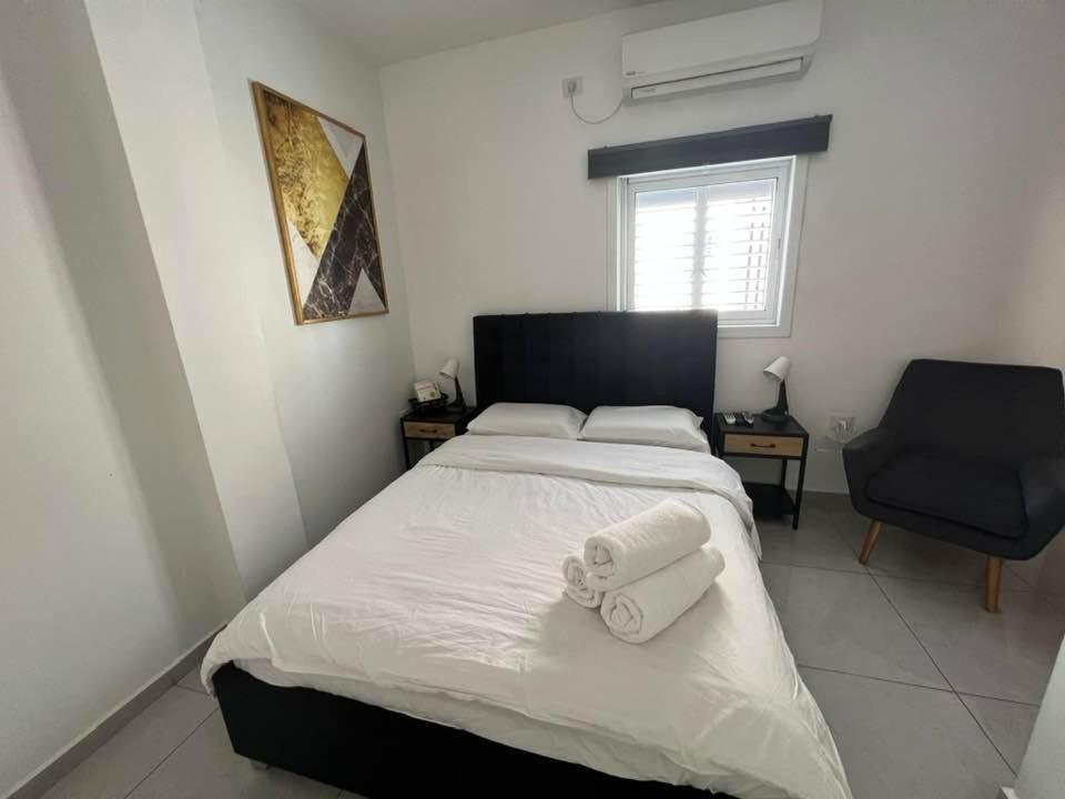 Apartments4you Maya Bat Yam Bagian luar foto
