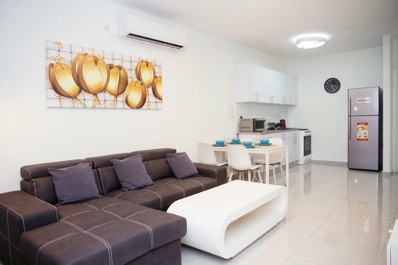 Apartments4you Maya Bat Yam Bagian luar foto